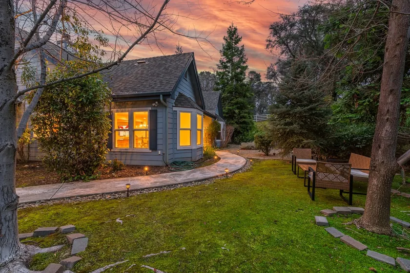The Blue Resort of Yosemite - Pool, Spa, Games - Image 1