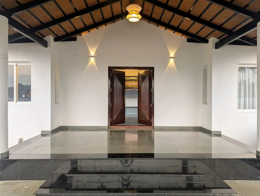 Luxury 4-BR B&B in Draksharamam - Image 1