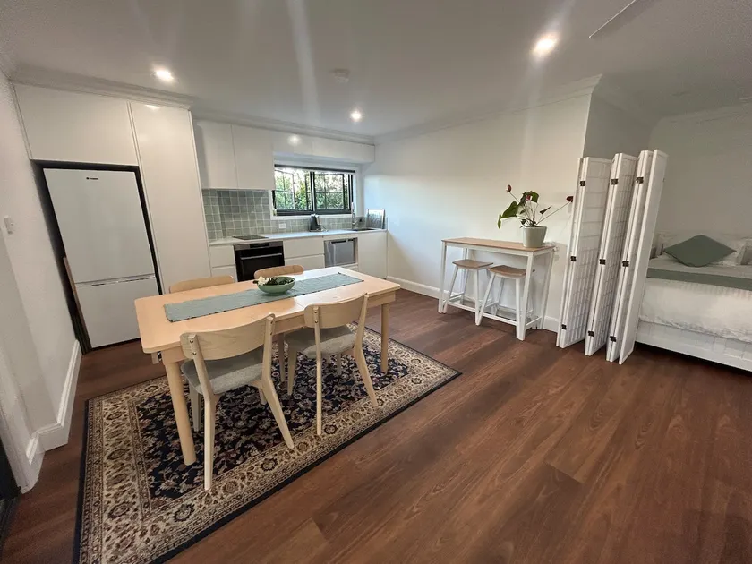 Studio near Wollongong Hospital, Uni, AC - Image 1