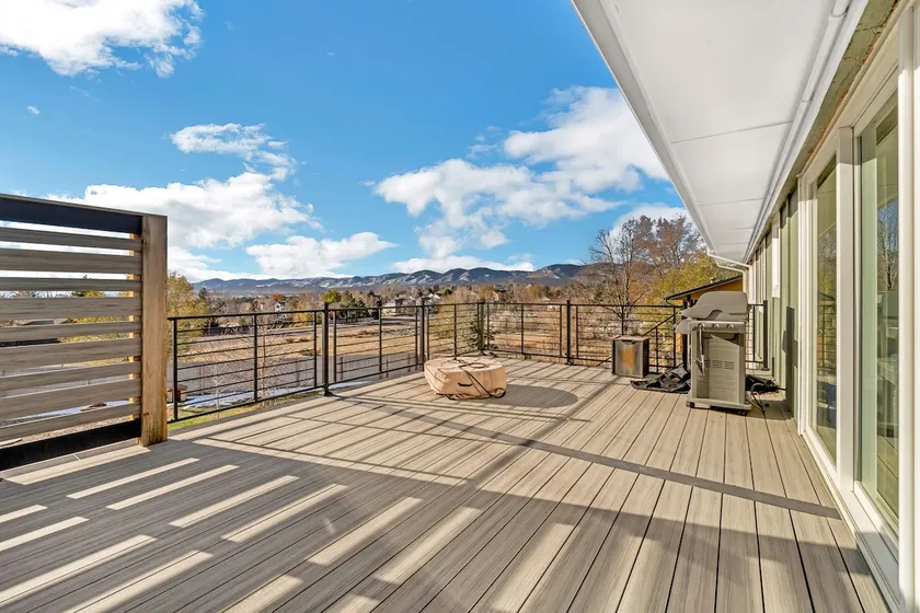Red Rocks Retreat • Views • Firepit • Sleeps 7 - Image 1