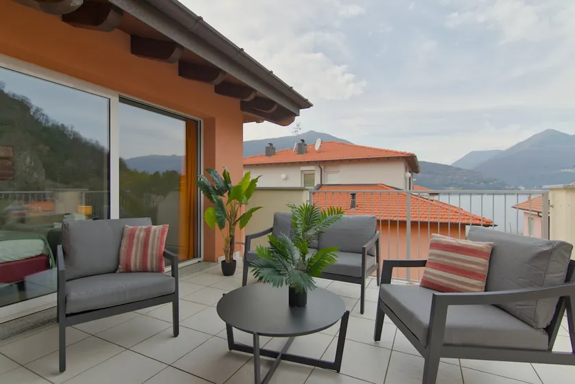 E302: 2 bedrooms penthouse - Image 1