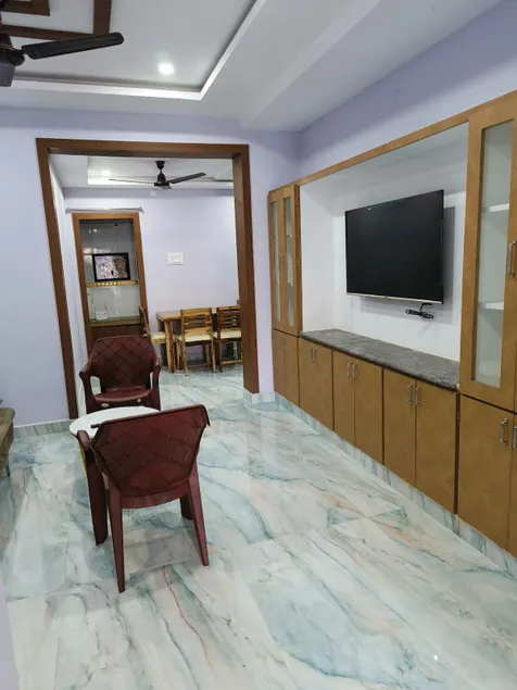 Servostay Furnished 1BHK with Parking & Pick Drop - Image 1