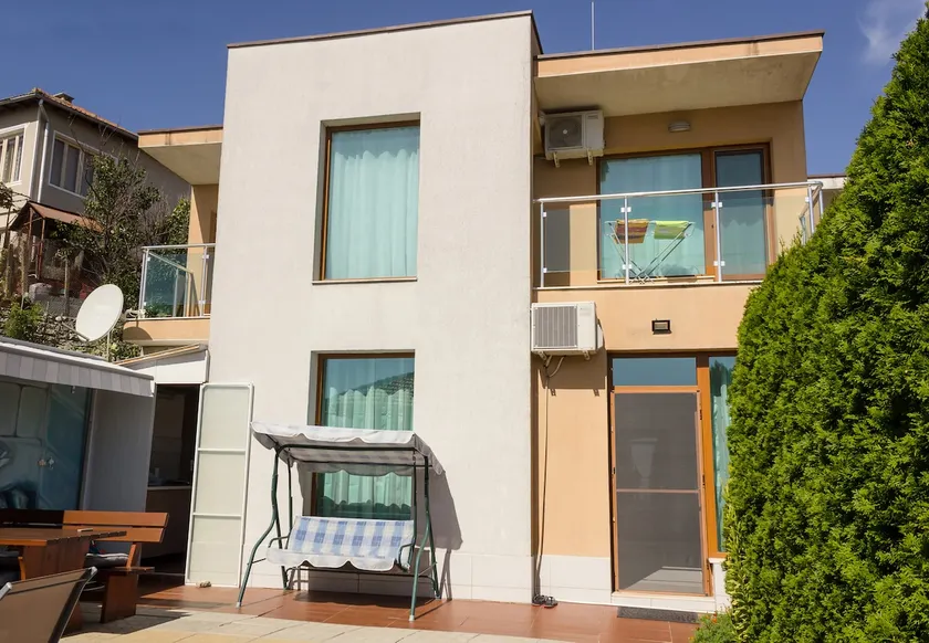 Balchik Sea View Escape 5BR Luxury with Hot Tub & Free Parking - Image 1