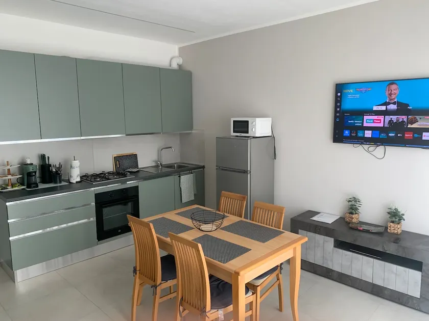 Apartment by the sea - Image 1