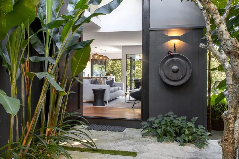 Tingira Beach House - Image 1