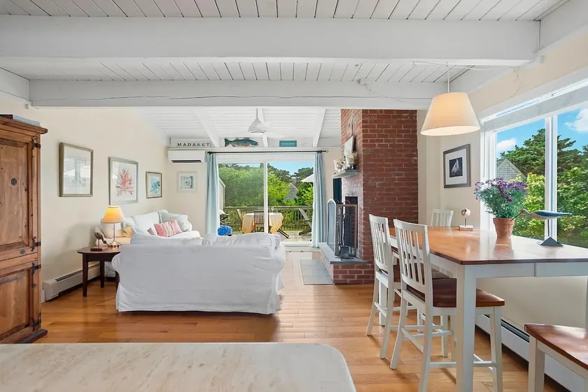 Charming Madaket Townhouse - Image 1