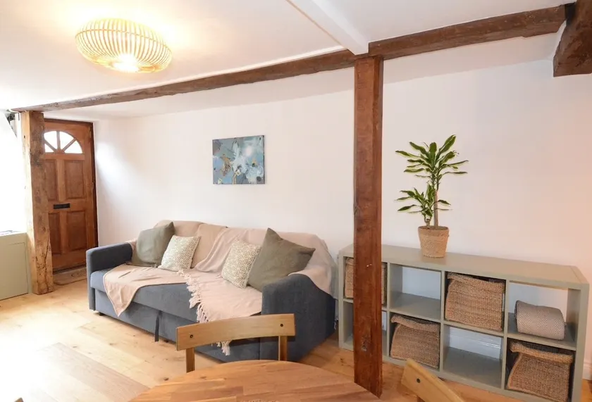 Cosy flat in heart of Woodstock - Image 1