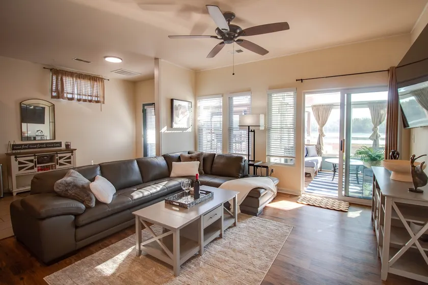 Charming Escape in Grafton! - Image 1