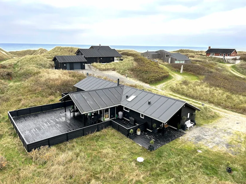 Mr. Madsen's Bathhouse - beach H1 Grønhøj - Image 1