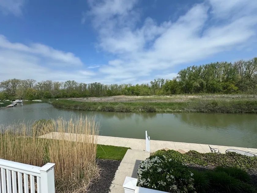 Beautiful lake access summer getaway! - Image 1