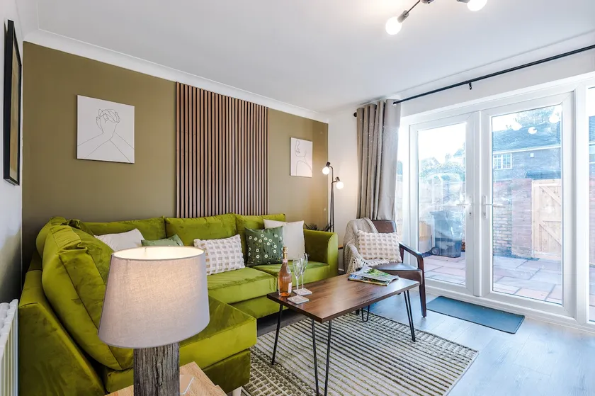 Gorgeous Home in Chester Sleeps 6 With Parking - Image 1