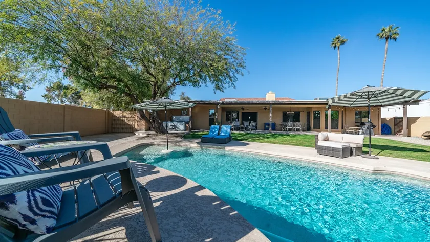 Lux Retreat: heated pool, hottub - Image 1