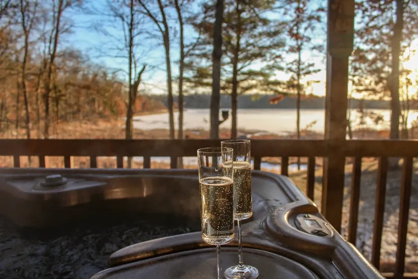 Lakeside Log Cabin + Hot Tub - Image 1