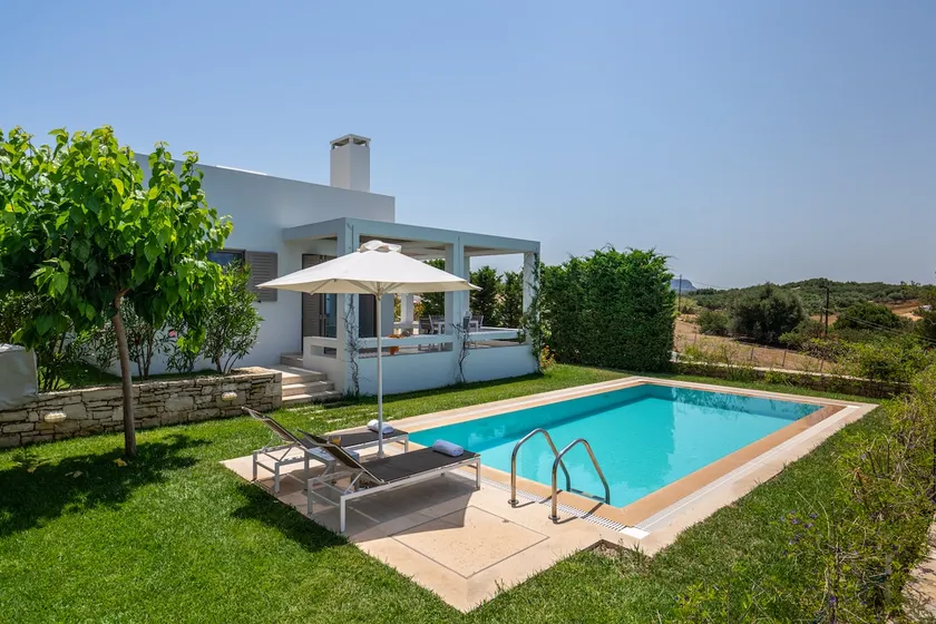 Perfetto per coppie, vicino alla spiaggia, nuovo di zecca con piscina privata - Image 1