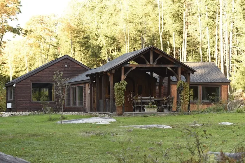 Briarwood Cabin in Hazen - Image 1