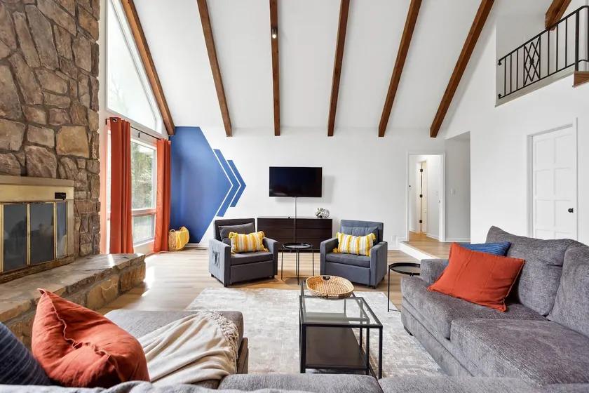 15 Min to Airport+3 King Beds+Game Room! - Image 1