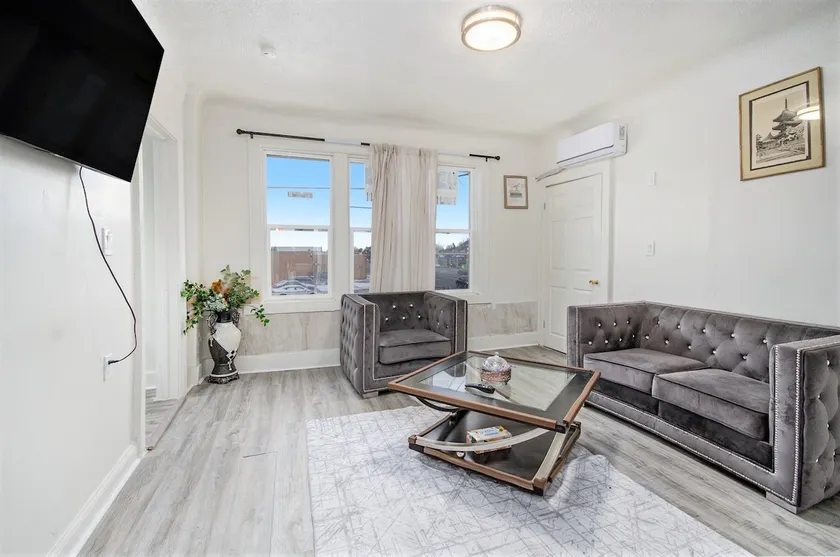 Cozy 1 bedroom apartment - Image 1