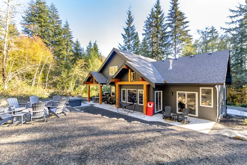 Reflections Lodge - Image 1