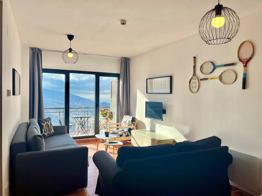 Vista Nevada Suites. 6 People - Image 1