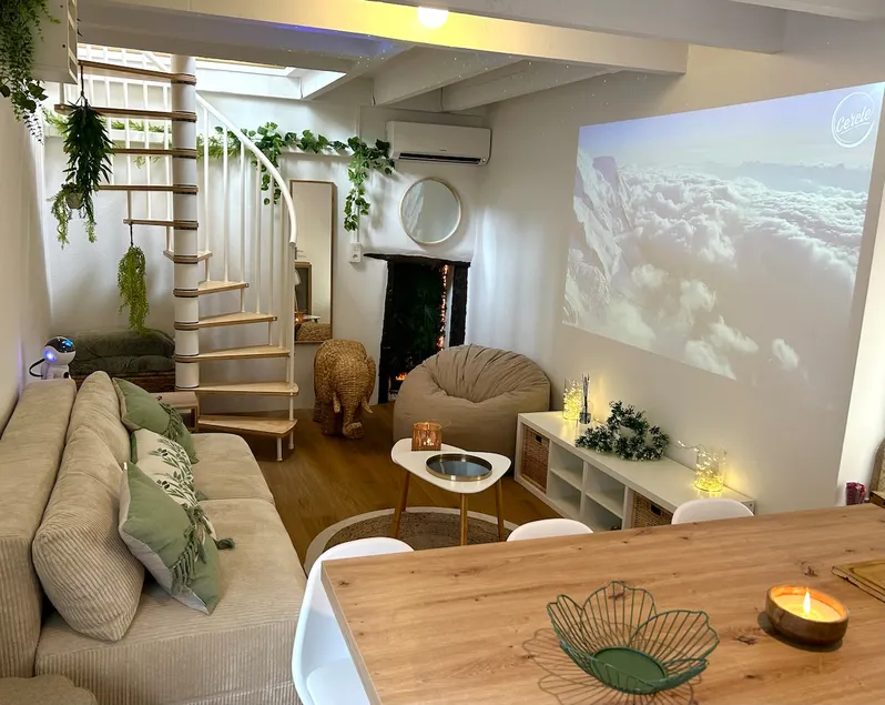 L'Écrin – charming house with hot tub & cinema room - Image 1