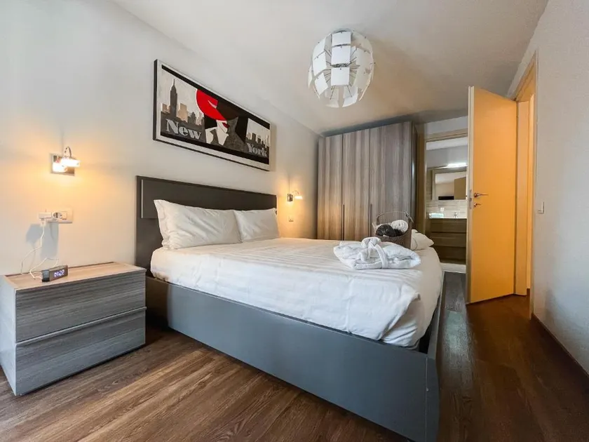Suite sleeps 6 Corbet - Pool - Spa - Gym - Garden - Image 1