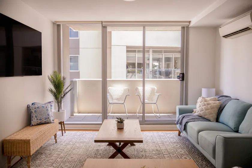 Beautiful Coastal Apartment | Port Melbourne - Image 1