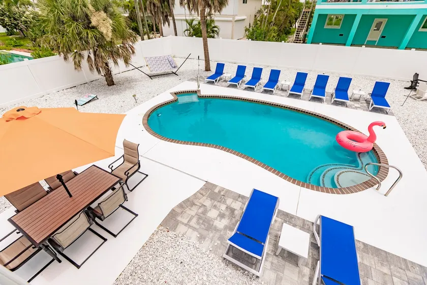Beautiful Pool Home Fort Myers Beach Pet Friendly - Image 1