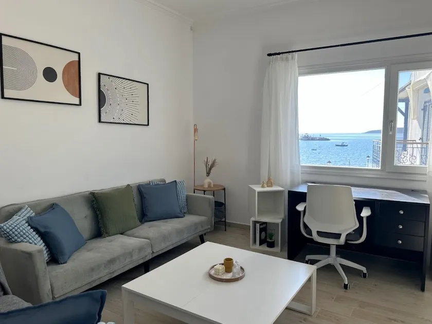 Seafront 3-bedrooms Cycladic Apt South Paros - Image 1