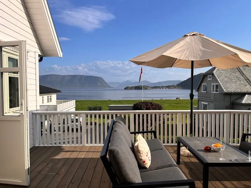 Cozy house with sea view close to Ålesund - Image 1