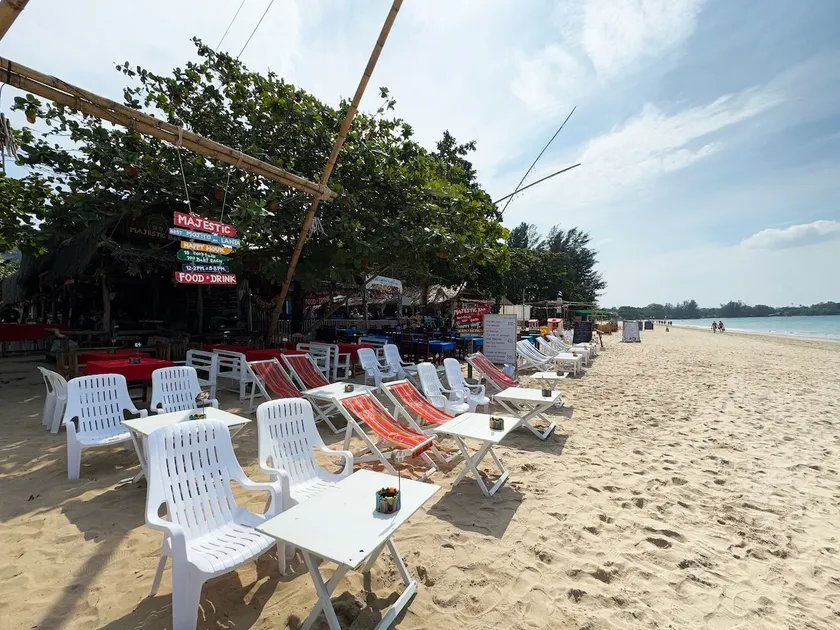A Cozy Wooden Cabin at Klong Dao Beach - Image 1