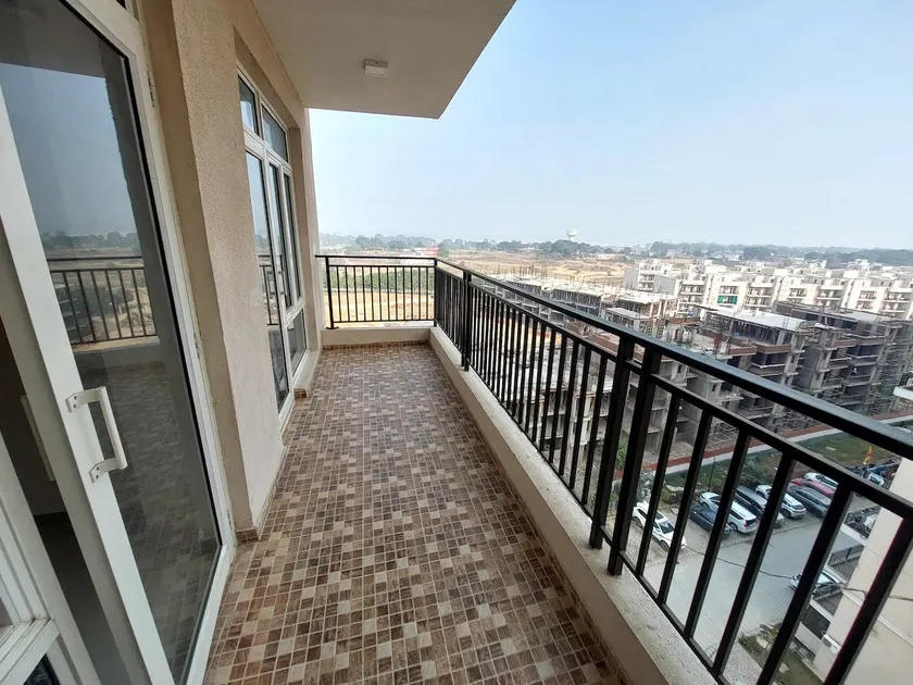 2 bhk apartment near arail ghat - Image 1