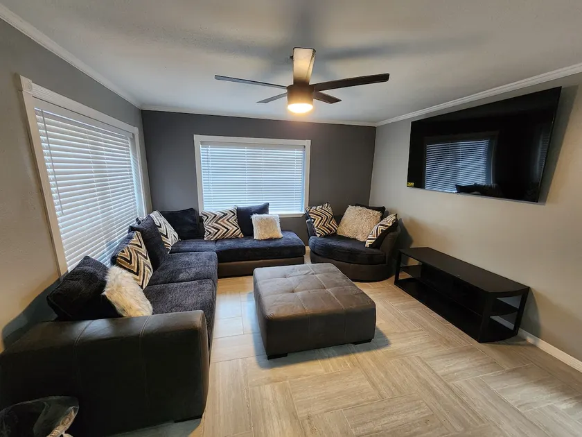 Avery House - Image 1