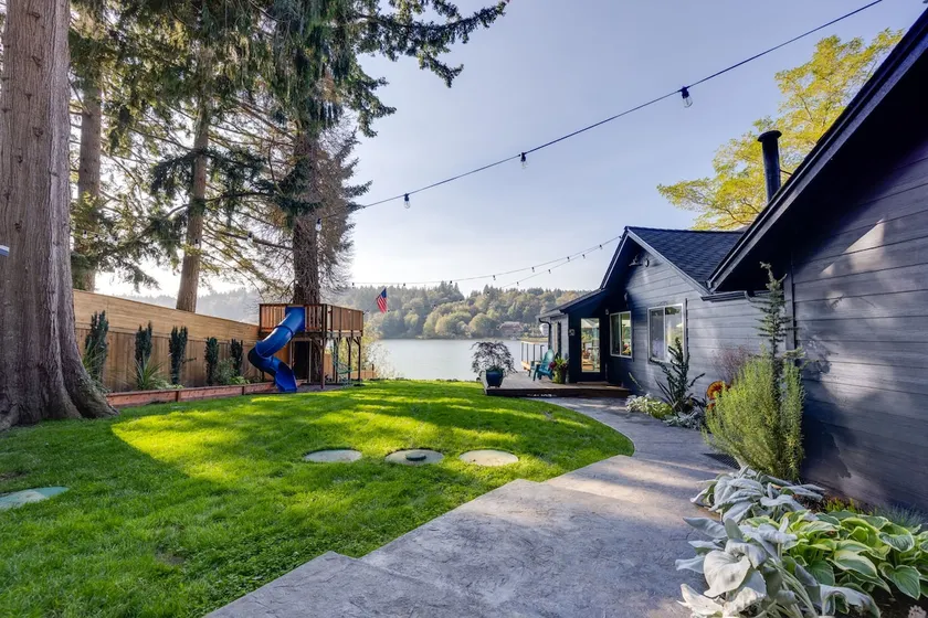 Lake House Retreat Kid & Dog Friendly - Image 1