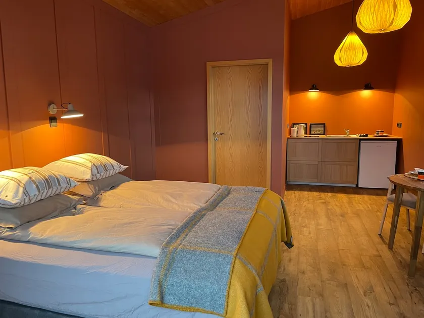 Studio Luxurious Cabin with Private Hot Tub - Image 1