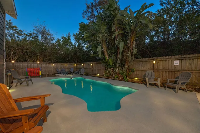 *Heated Pool*Jacuzzi Fence*Cruises*Sleeps 9* Dogs - Image 1