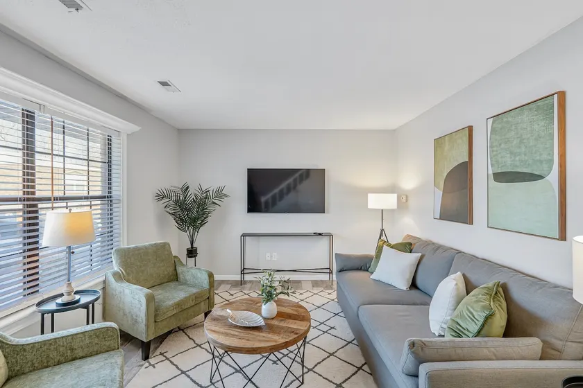 Charming 2-Bed/1.5 Bath Townhome - Image 1