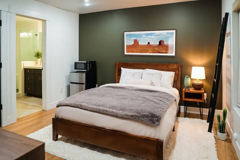 Stunning 1st Floor Apartment - Image 1