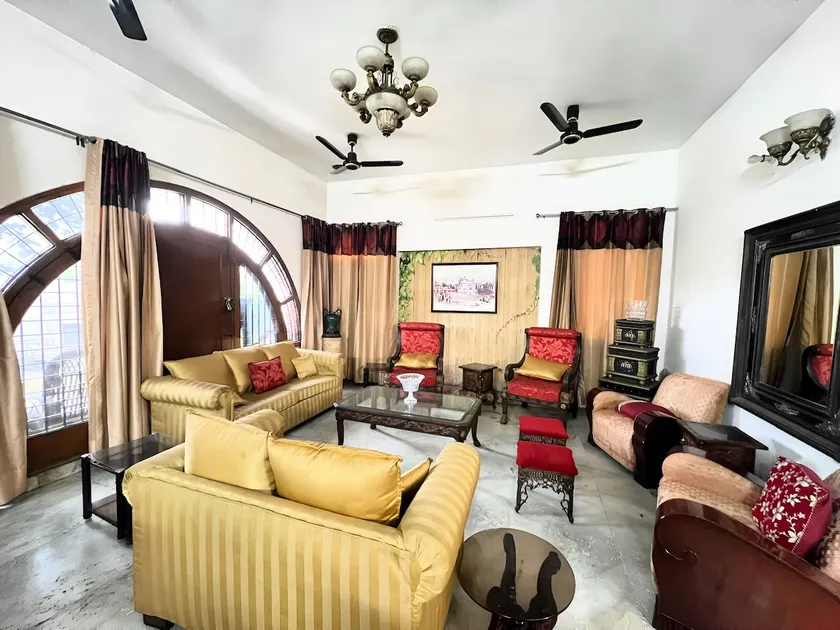 ”Bungalow Bliss: Escape to comfort & tranquility.” - Image 1