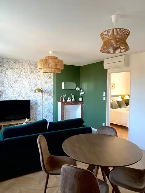 The Green Setting - Image 1