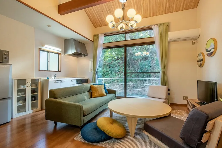 A relaxing space with a hot spring, sauna, BBQ & hot pot! / Akasawa A26 - Image 1