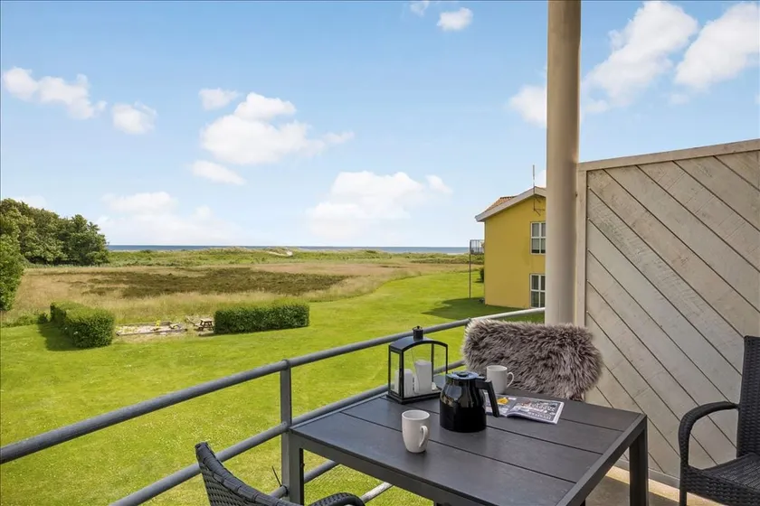 Holiday apartment with Ocean View - Image 1