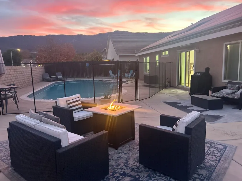 Romantic Pool & Spa Retreat - Image 1