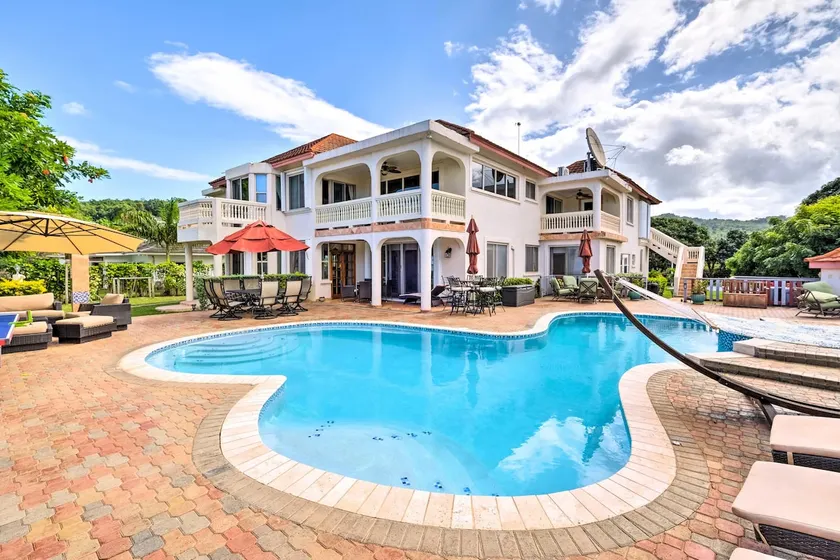 Majestic Beach House Jamaica - Image 1