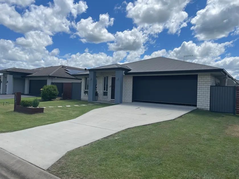 Four bedroom residence in Casino - Image 1