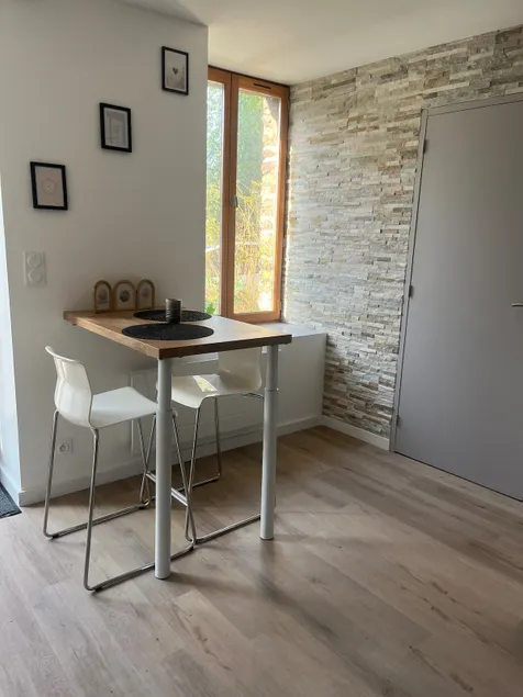 Charming Cottage - Image 1