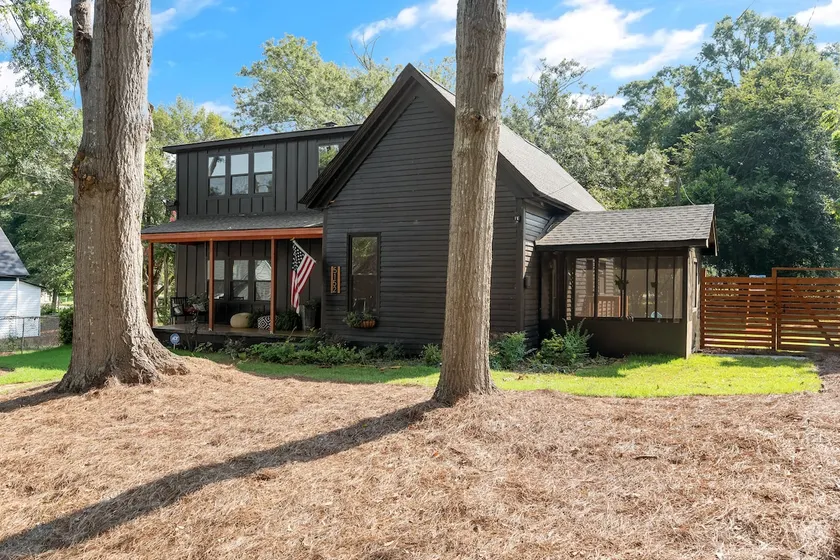 Midnight Sanctuary at Mystic Falls - 3 Bedrooms and 2 Bathrooms 1 Mile from Clocktower, Mystic Grill and the Square - Image 1
