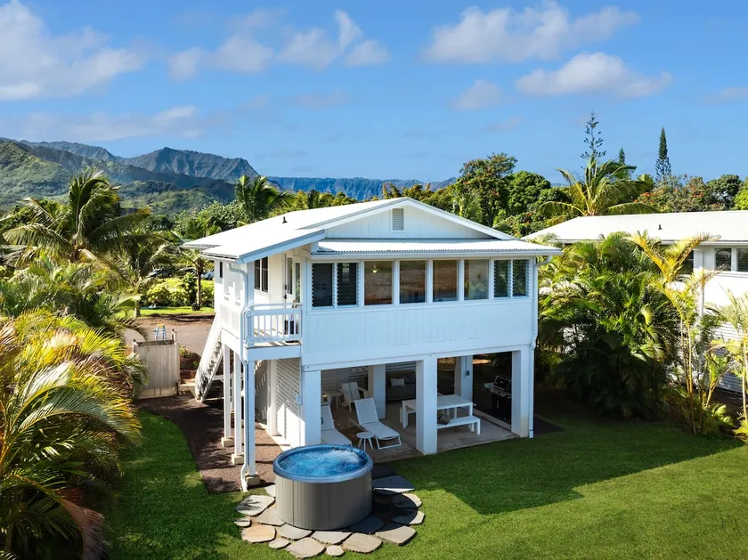 Cottage Two - Private Riverfront Stay in Hanalei - Image 1