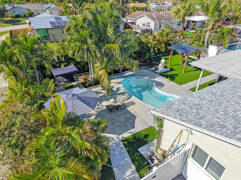 Modern home, great features in a great location - Image 1