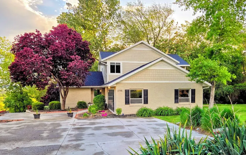 The Canyon Road Home - Image 1