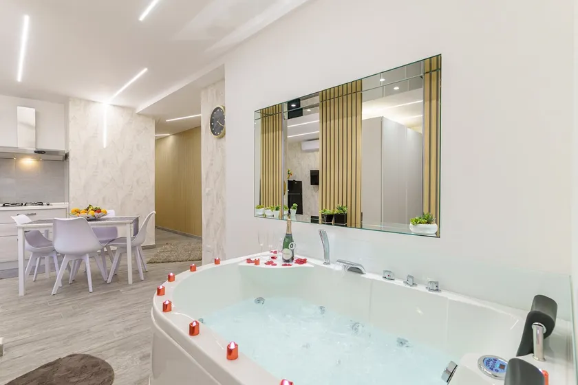 Private Jacuzzi/Self Check-in/Wi-Fi/Parking Space - Image 1